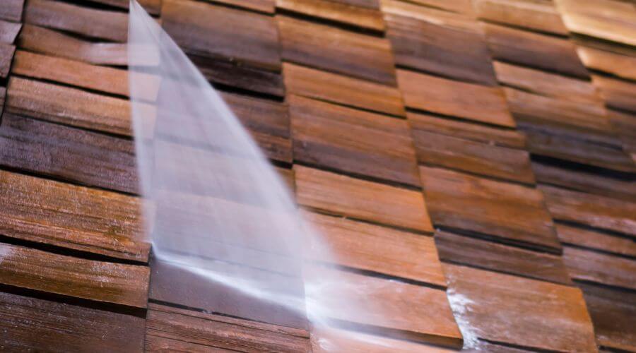 Expert flood damage restoration services in Girard, KS